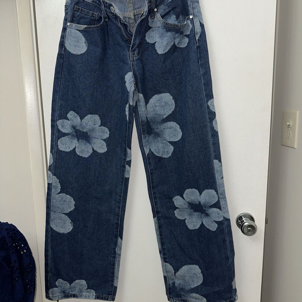 Reserved Flower Jeans Size 3-4 Relaxed Fit